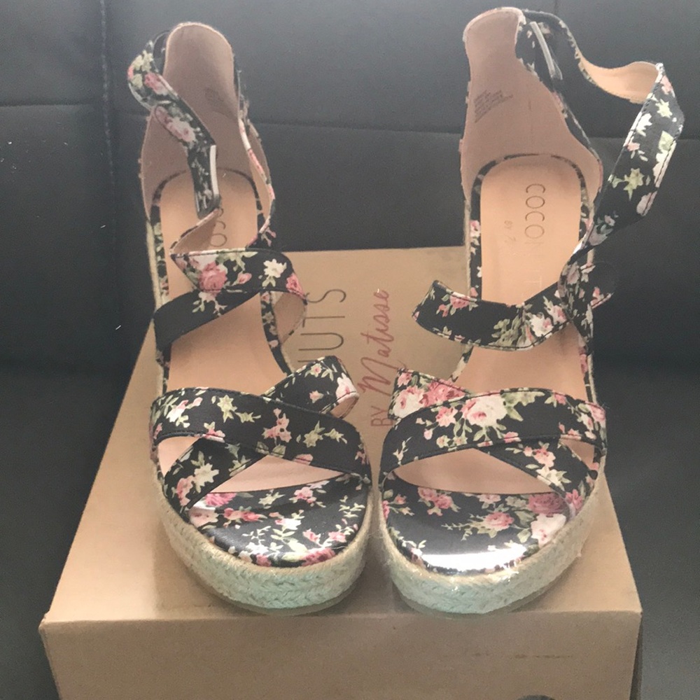 Coconuts by Matisse grace black floral